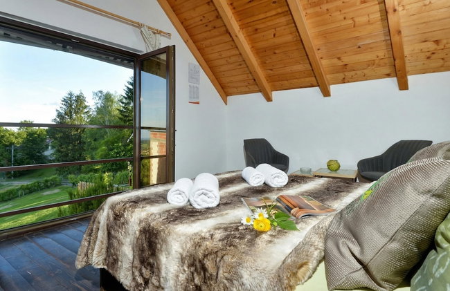 Twin Oasis Retreat with Pool & Spa - Happy Rentals - Foto 11