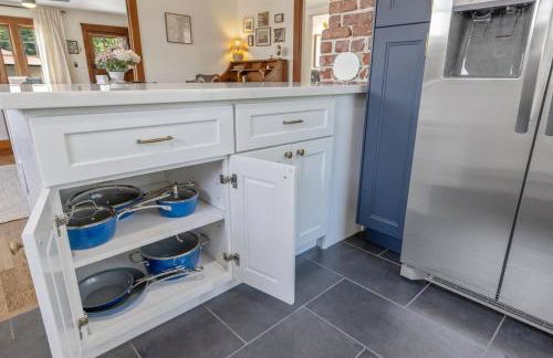 2 bed, 2 bath, historic beauty, walk downtown - Foto 35