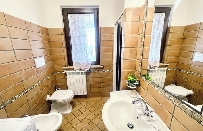 Pool, Jacuzzi and Events Room - Charming Villa in Umbria - Sleeps 24 - Lake View - Foto 49