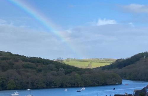 Stunning River Views, Tranquil Split-Level House, Private Garden & Parking - Foto 11