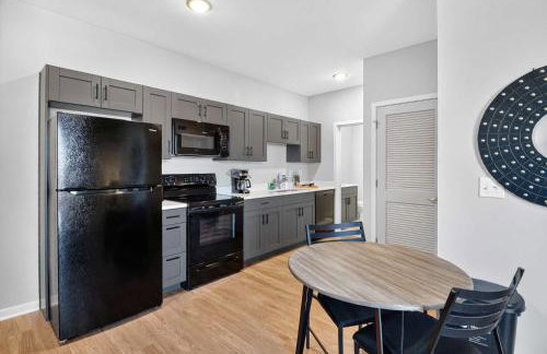 Stylish Downtown Escape Near IU and Cafes - Foto 24