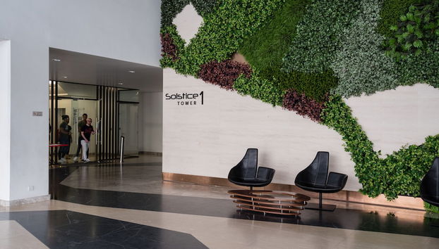 Coin salon dans le hall