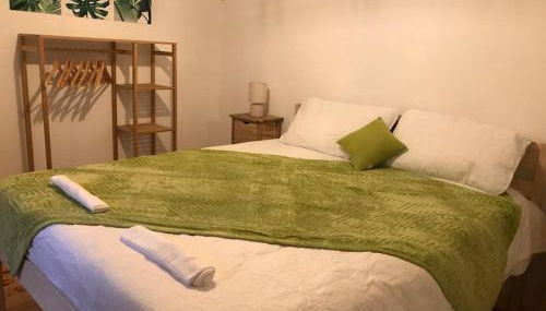 Sur les rochers du lac & location-rando en VTT - Foto 1