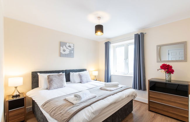 Velvet 1-bedroom Apartment With Balcony, Hoddesdon - Foto 1