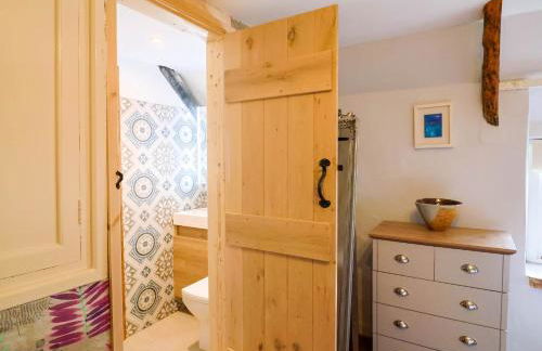 Upper Cottage - Photo 32