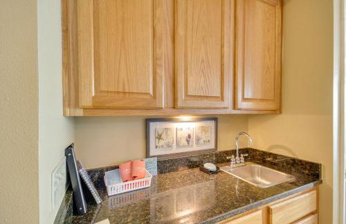 Beachfront Gulfport Vacation Rental with Balcony! - Foto 11