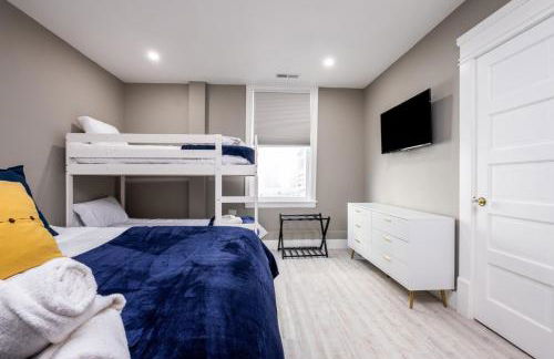 The Capone House-Historic Bayfront Home w/hot tub - Foto 12