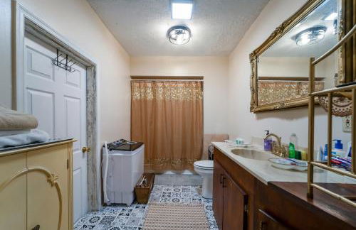 Renovated 4BR | 10 Min to Liberty University - Foto 8