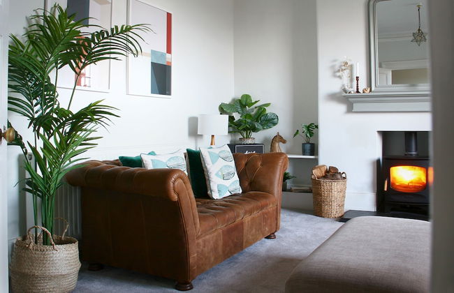 Beautiful 6-bed - Sleeps 12 - Stunning Views - Photo 26