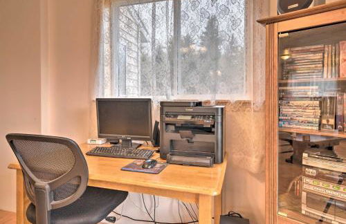 Private Hot Tub and Fireplace Poconos Home! - Foto 7