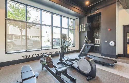 Gorgeous Apt for 8 with Rooftop & Gym Near DT - Foto 25