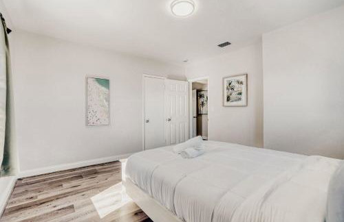 Lauderdale Breeze Villas - Luxury 3 BR Coastal Retreat - Foto 11