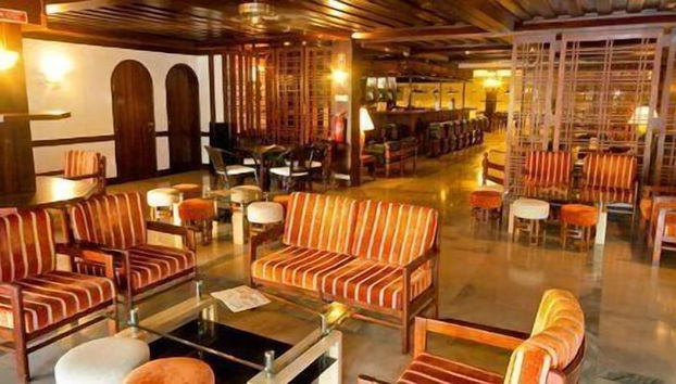 Coin salon dans le hall