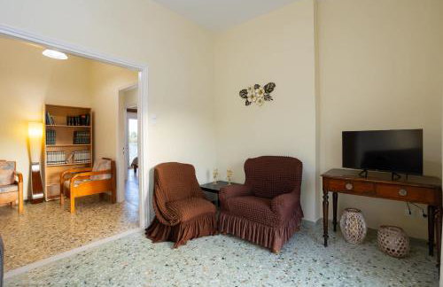 Valira Stathmos Home, Rustic Charm Cottage w Views - Foto 10