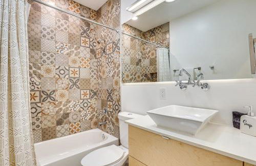 Backyard Oasis with Pool! Family Getaway in Phoenix - Foto 18