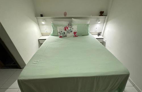 No Atalaia, Fort Poseidon rua do Atalho a 700 metros da praia do Atalaia, apartamento novo decorado, varanda, sala de estar e jantar, 02 suítes, 03 banheiros, lavanderia, cozinha, piscina, churrasqueira, salão de jogos, vista parcial das dunas e mar - Photo 37