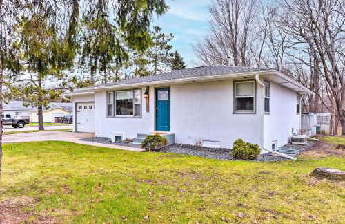 Walk to Lake Pepin Charming Retreat with Deck - Foto 25