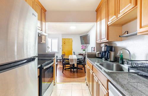 Cozy and Secure 3-Bedroom, 2-Bath Unit with 6 Beds and Beautiful Bay View - Foto 18