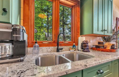 Family Chalet With Sauna, HotTub, Heavenly Views! Mins to Downtown! - Foto 12