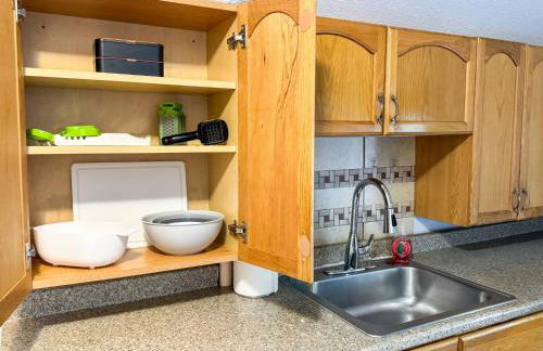 Manchester -Queen beds - Mins to MHT - W/D in Unit - Foto 33