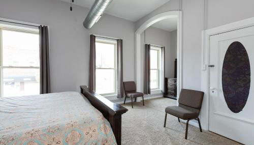 Riverview Loft! Downtown Alton - Foto 4