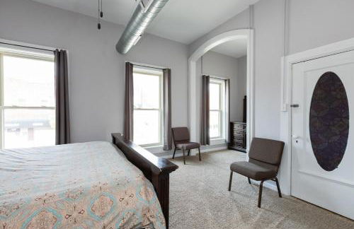 Riverview Loft! Downtown Alton - Foto 4