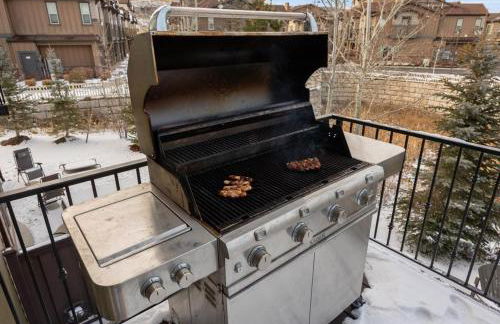 Pvt Hot Tub, Game Rm, Fire Pit, 12 Min Ski and PC - Foto 43