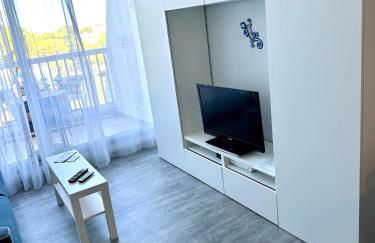 Studio vue port, parking privé, terrasse, clim - Photo 11