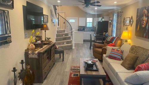 StockYards-BBobs-4mins! GrayLee House.4-Bedrooms - Foto 2