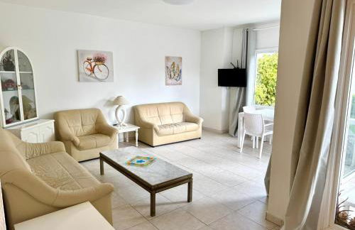 Casa Lilo, en jardin grande, con una gran piscina y barbacoa - Foto 16