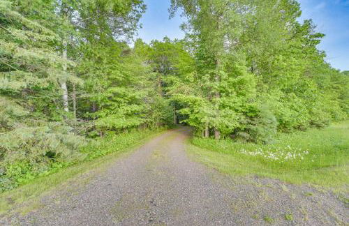 Authentic Log Cabin with Private Pond in Glidden - Foto 28