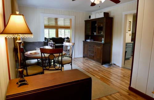 Cozy Dog-Friendly Home with WiFi - Foto 12