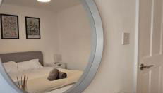 Salisbury City Centre 2-Bedroom Serviced Accommodation-Apartment - PennyVille - Foto 3