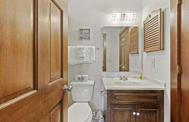 Spacious Modern Condo - 1st Floor - One Block to the Beach - Foto 13