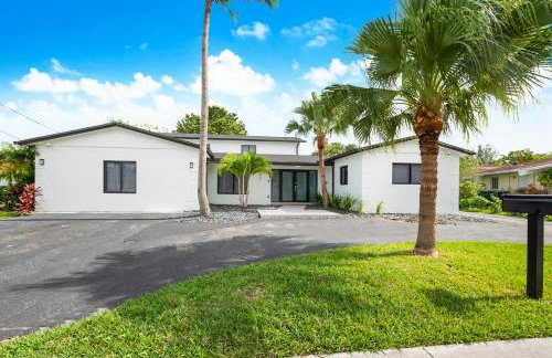 The World's Mansion - Game Room, 9 Bedrooms, HtdPool, Mini Golf, BBQ - Foto 42