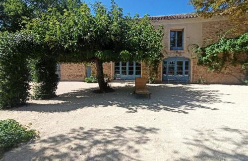 84B7 - Accommodation in a charming 18th century farmhouse - Foto 2