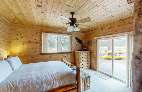 Dock and Lakefront! Family-Friendly Michigan Getaway - Foto 12