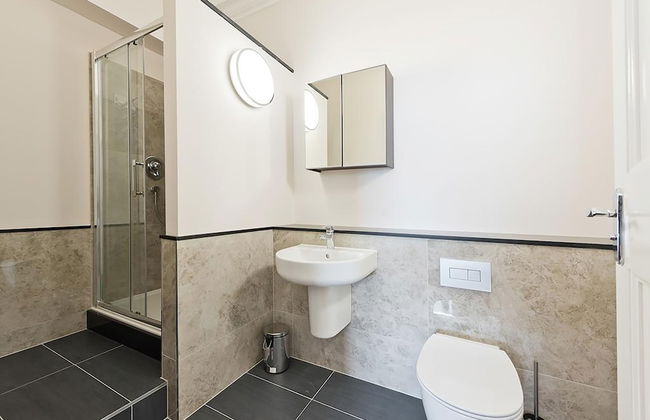 Henrietta Suites City Centre - Photo 66