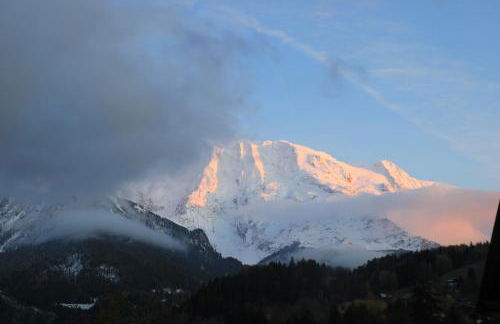 Chalet cosy avec vue exceptionnelle et proche des pistes - Foto 2