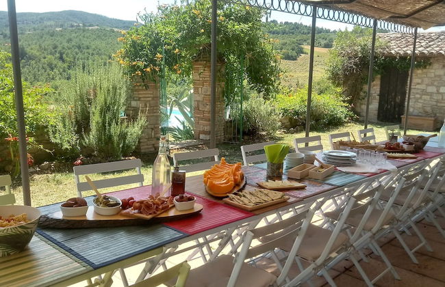 Umbrian Farmhouse Retreat With Private Pool and Garden - Foto 25