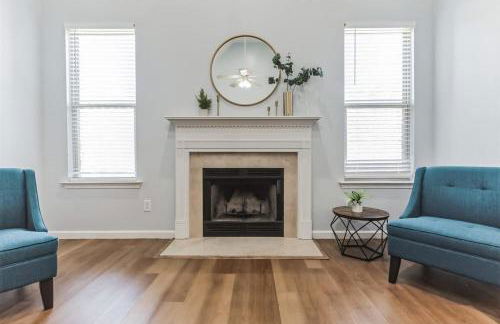 Quaint homey cottage style home in Harvest - Photo 11