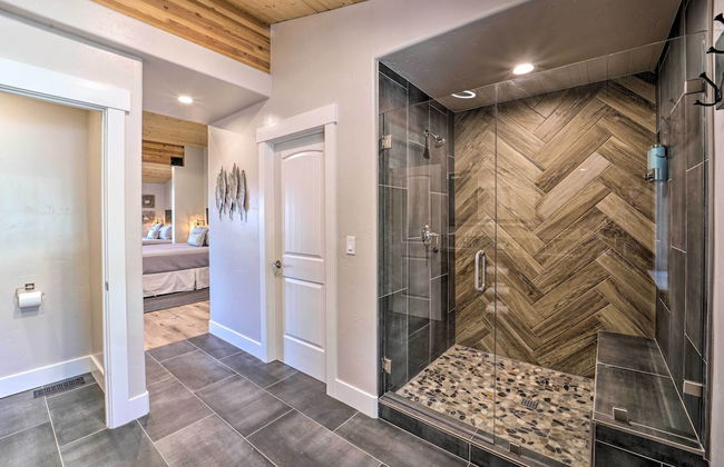 Hot Tub, Pool Table Luxe Reno Chalet with Mtn View! - Foto 27