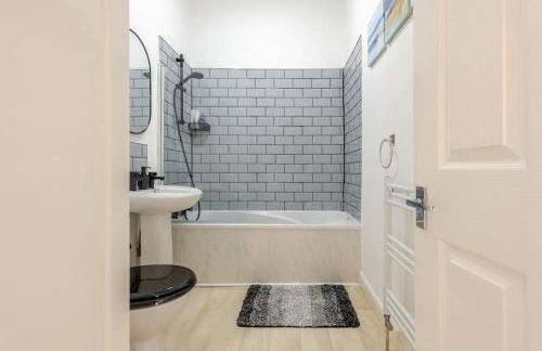 5min to Huddersfield Royal Infirmary Hospital - Foto 16