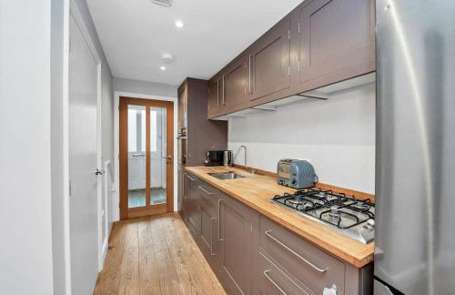 7D Albert St - sleeps 4 guests with parking on request - Foto 5