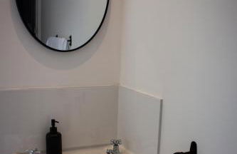 Characterful Cottage - Sleeps 6 - Parking - High Street - Photo 38