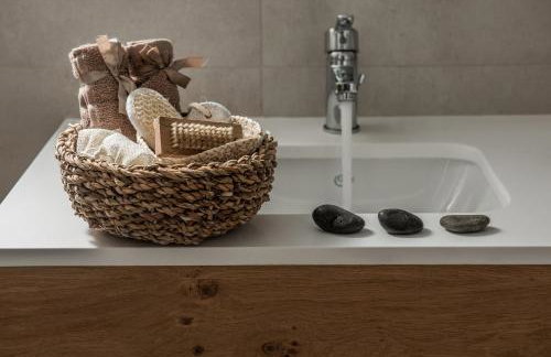 Khroma Luxury Suite 2 Beach front apartment - Photo 9