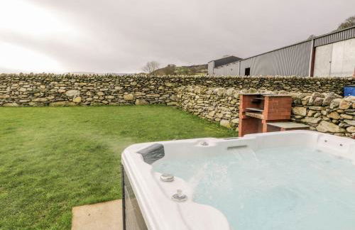 Hay Store - Photo 33