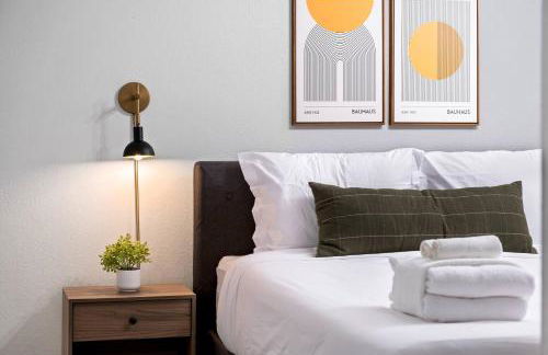 Lux Modern Pet Friendly | Pool | Hot Tub | Tennis - Photo 2