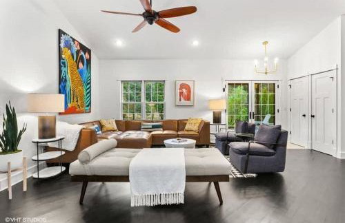 The Dakota by Juniper Holiday + Home - Photo 1