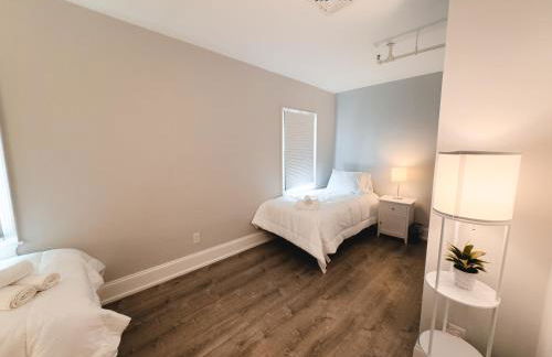 Water Access 5-Bed 2-Bath Retreat - Foto 13